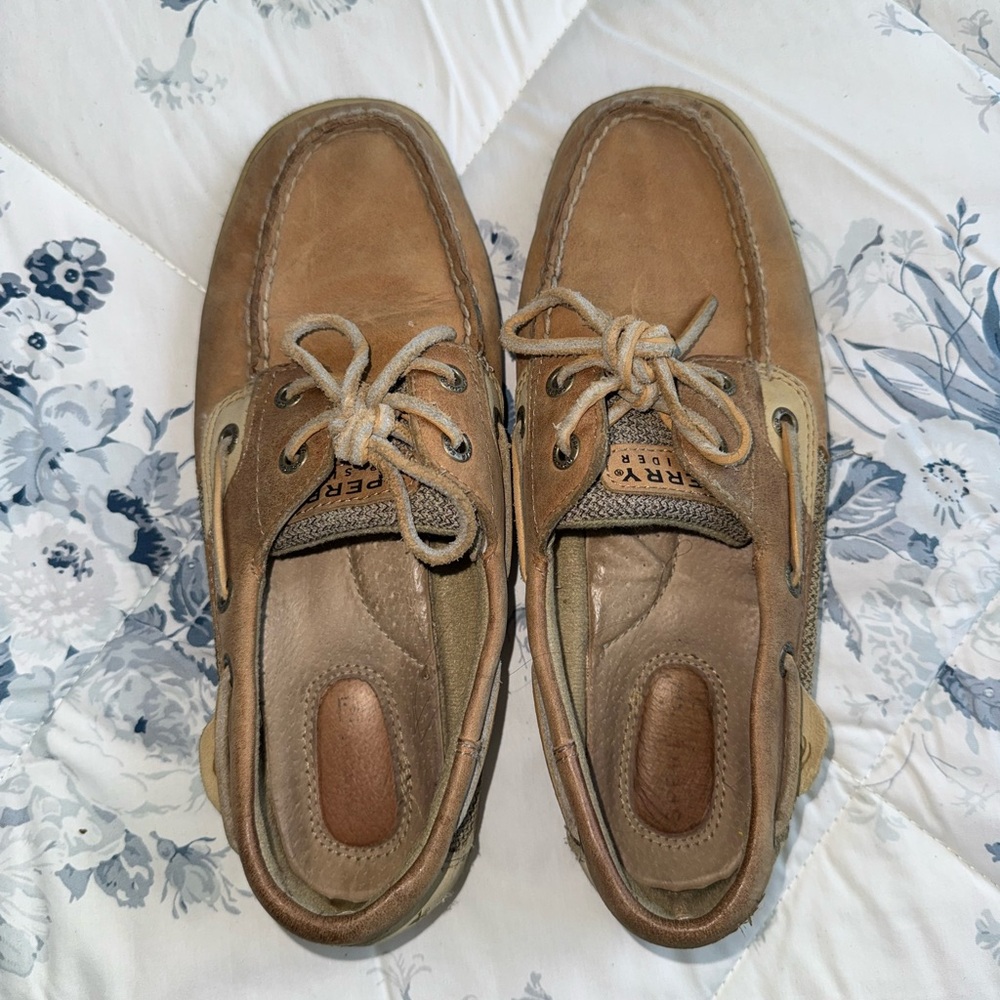 Sperry Topsider boat shoes